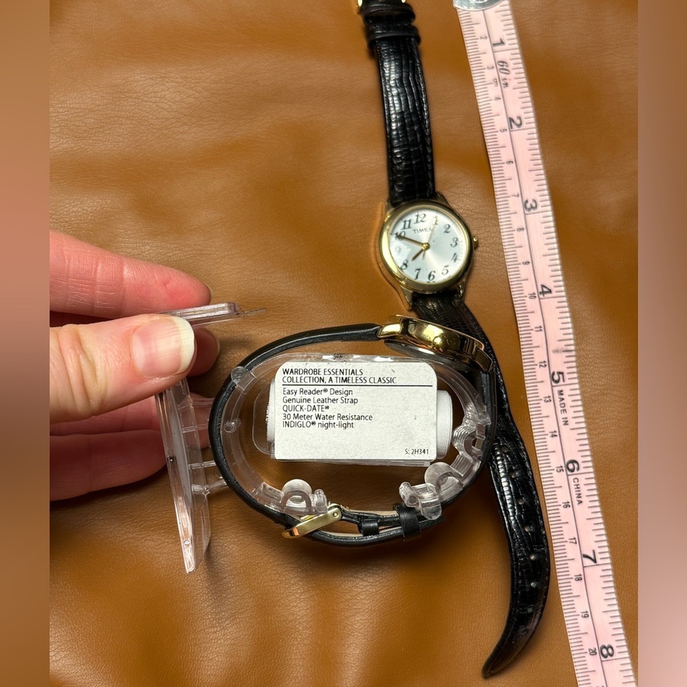 Vintage Timex Black Gold Watches (2) - Picture 2 of 7